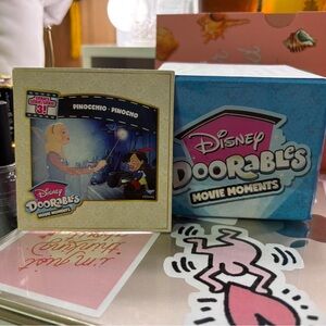 Disney Doorables Pinocchio Movie Moments Set - Blue and Beige
